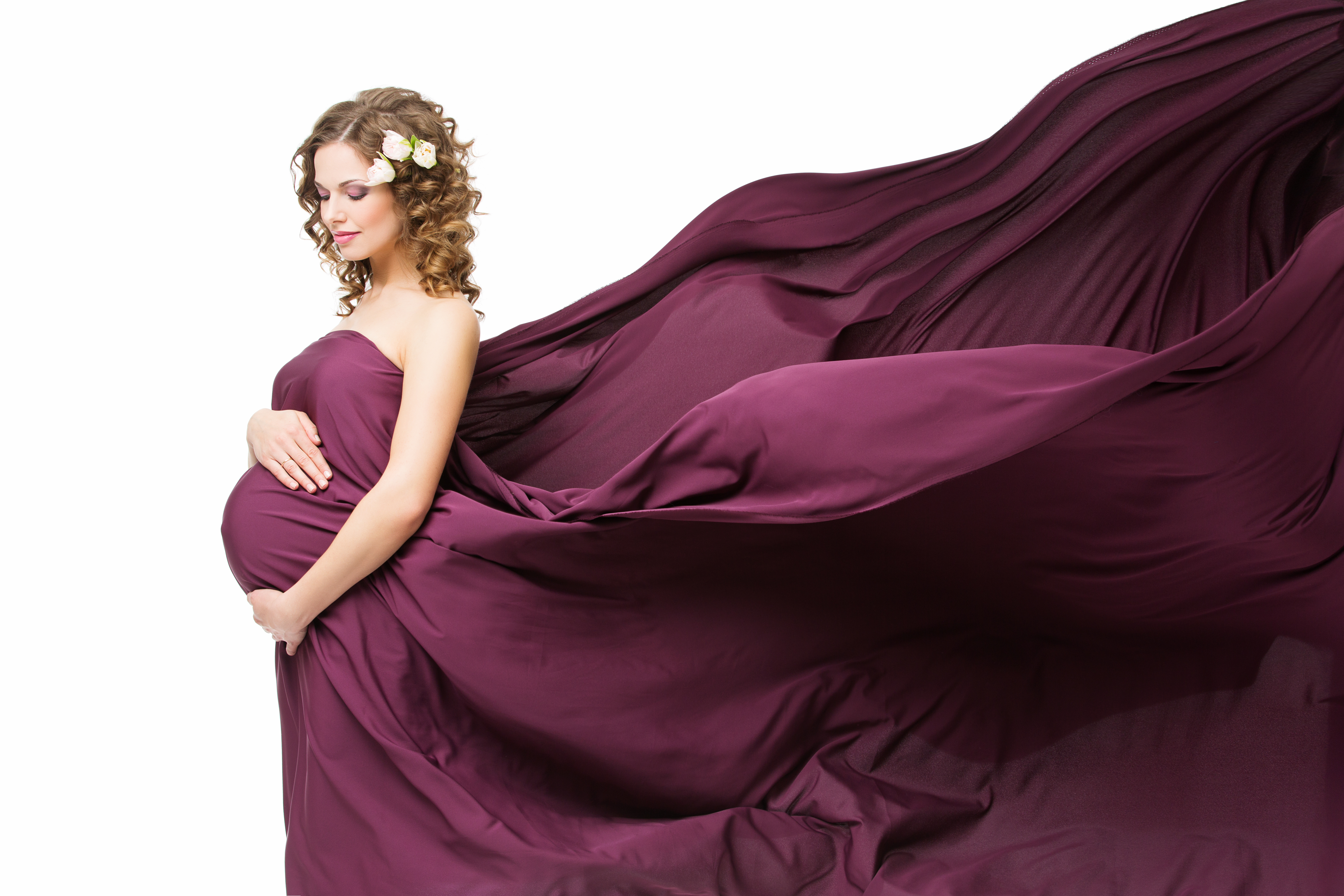 Фотосессия беременной в ткани фиолетовой